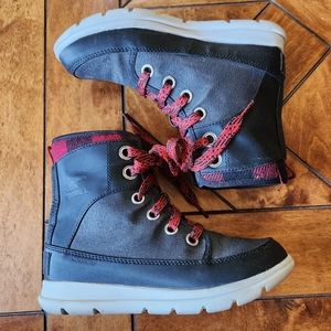 SOREL Explorer Waterproof Boots in Black and Red Women's Size 5.5